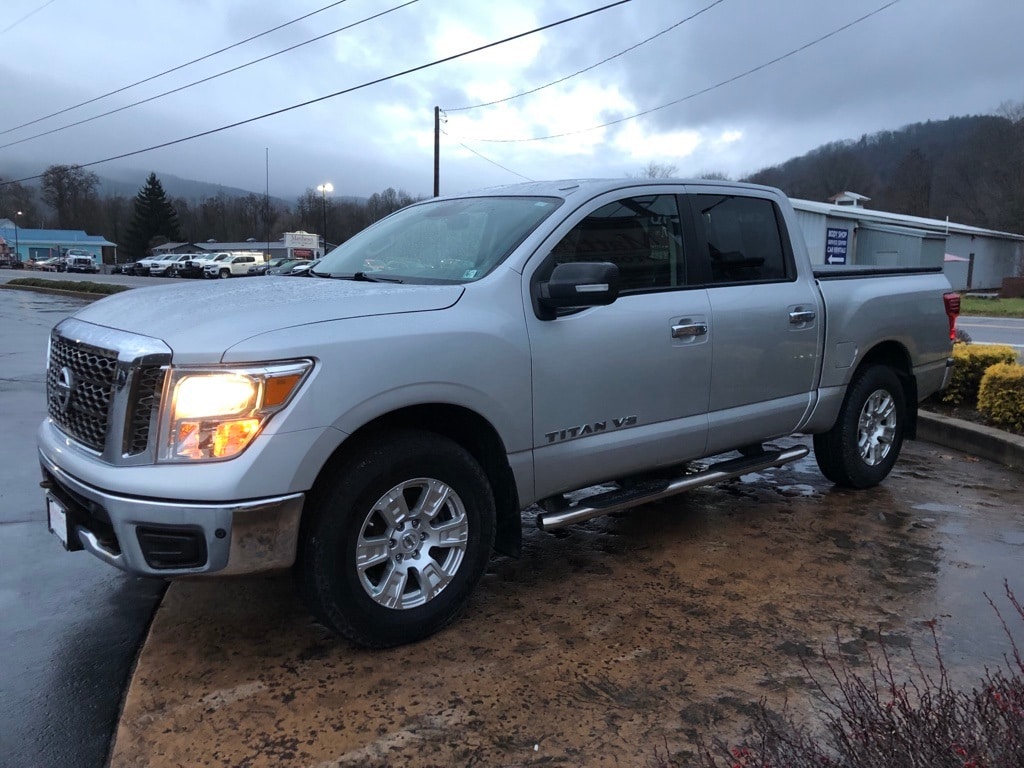 Used 2018 Nissan Titan SV Truck Crew Cab