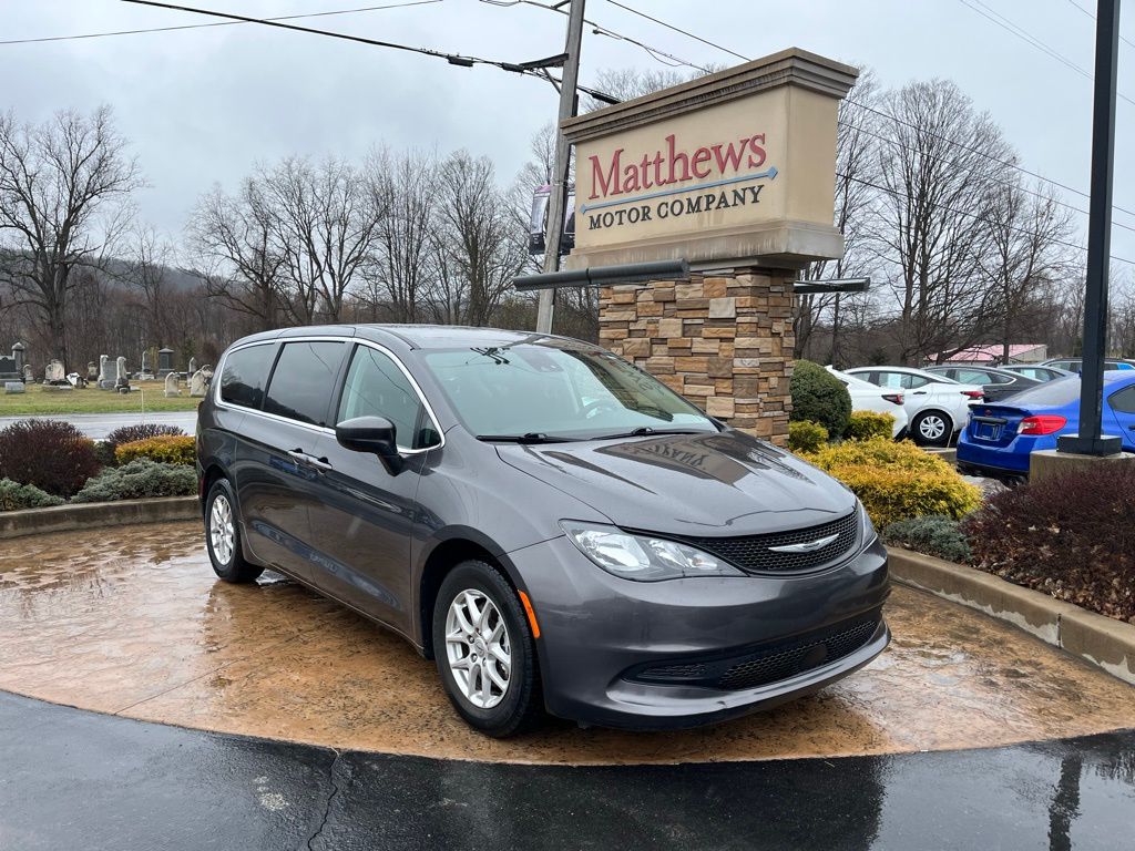 2023 Chrysler Voyager LX