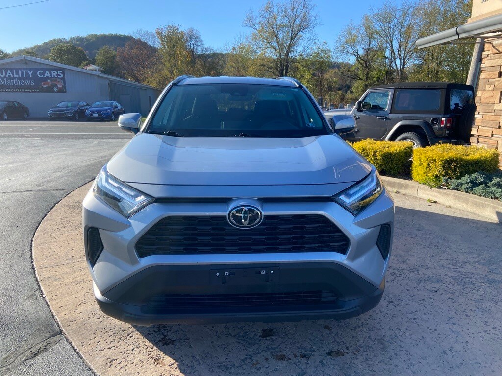 2024 Toyota RAV4 XLE photo 2