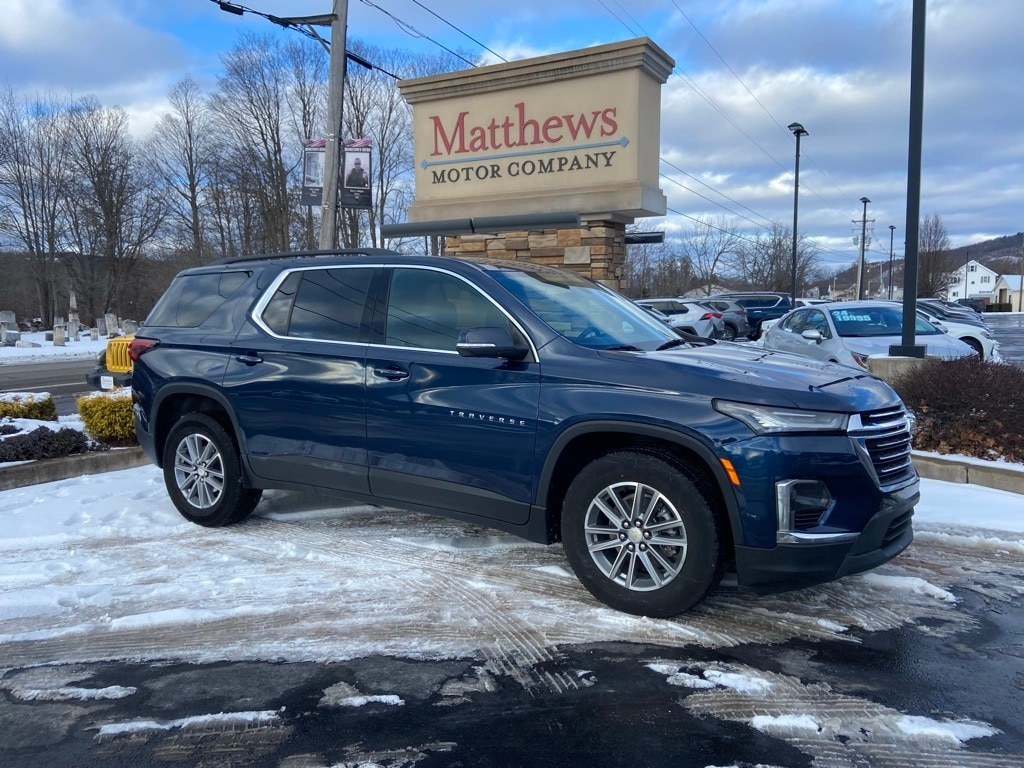 Used 2023 Chevrolet Traverse LT SUV