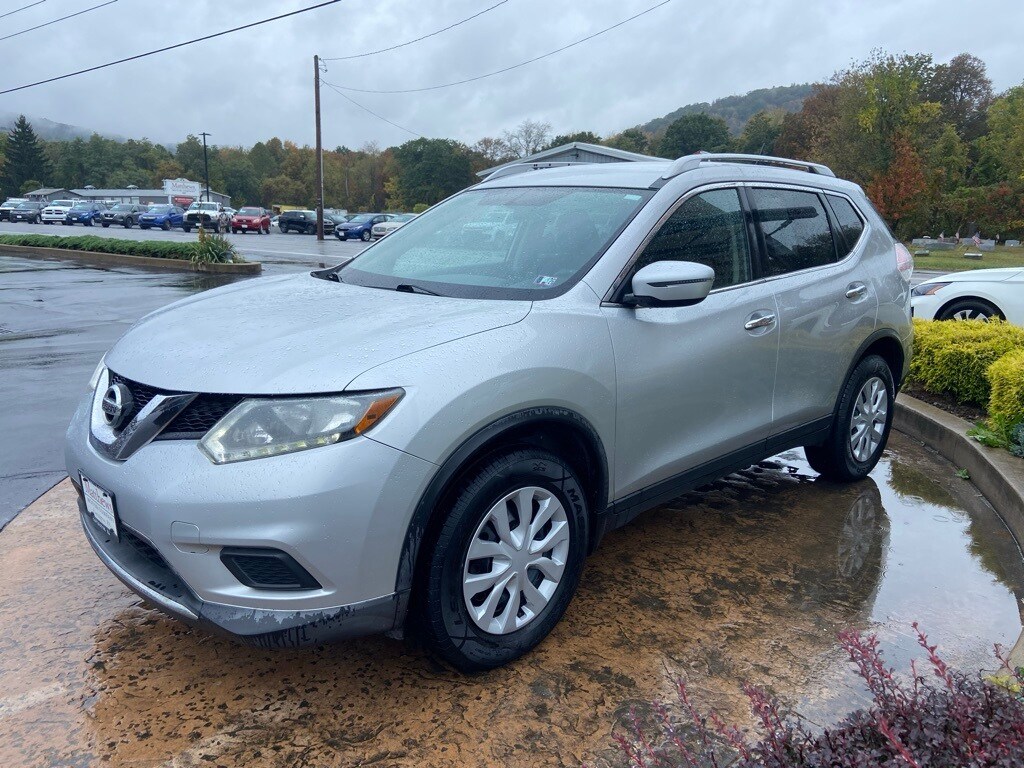 2016 Nissan Rogue S photo 2
