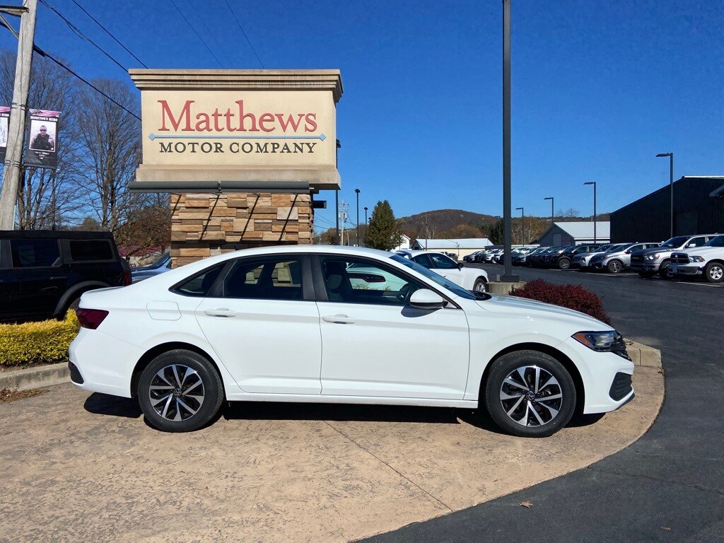 2024 Volkswagen Jetta 1.5T S photo 4