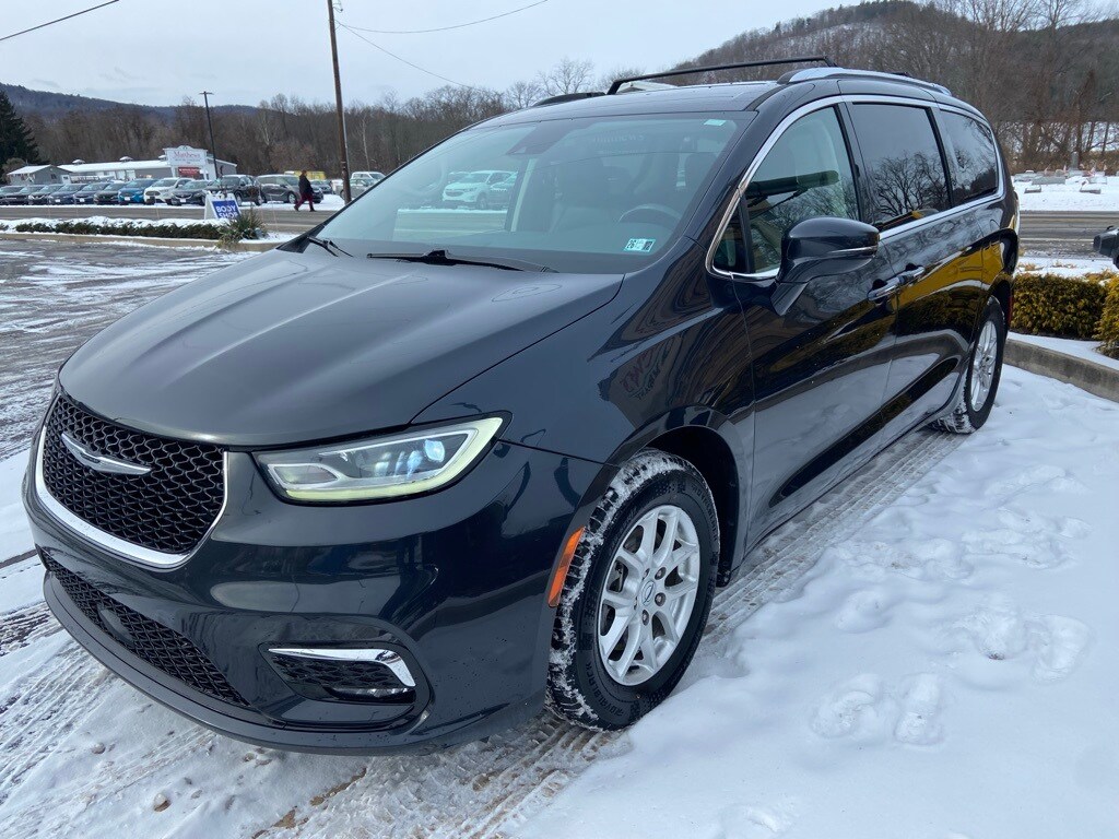 Used 2021 Chrysler Pacifica Touring L Van Passenger Van