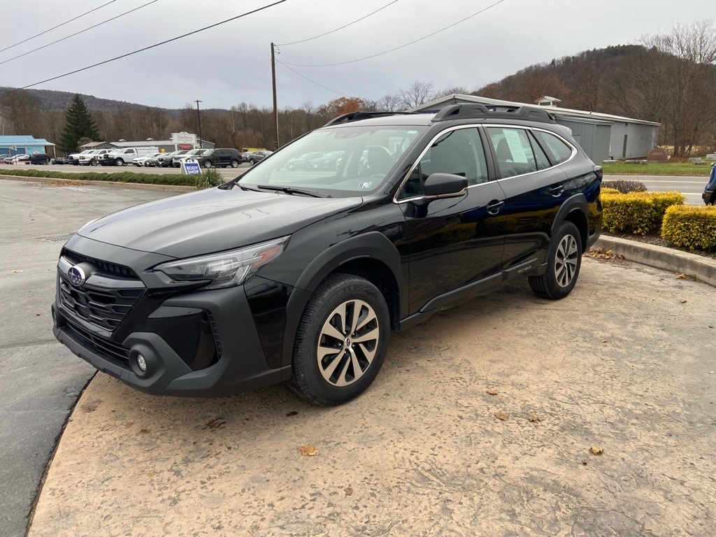 2023 Subaru Outback Base's photo