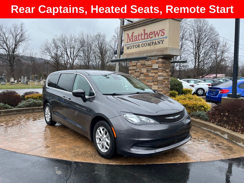2023 Chrysler Voyager LX's photo