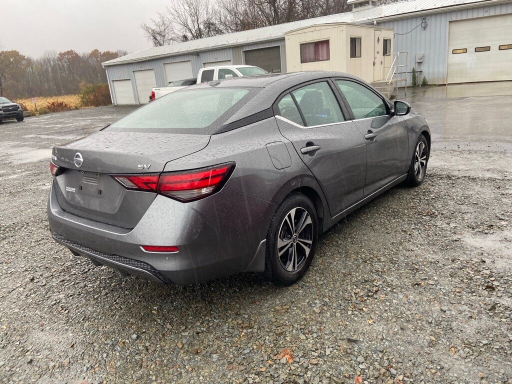 2021 Nissan Sentra SV photo 3