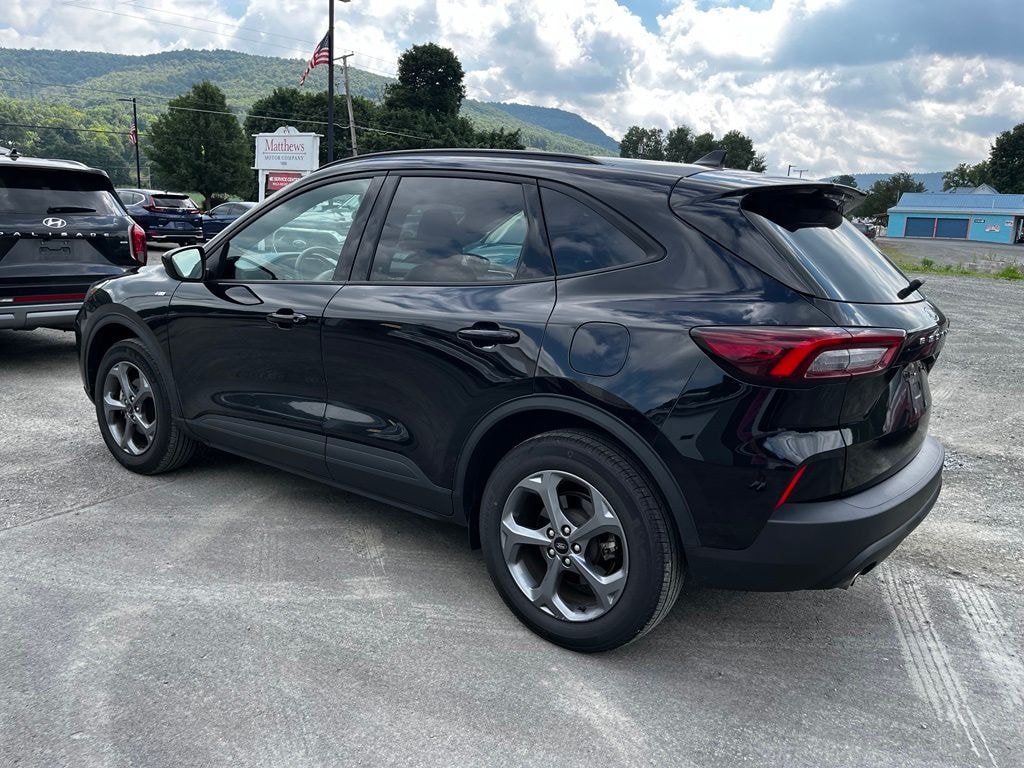 Used 2025 Ford Escape ST-Line Select SUV