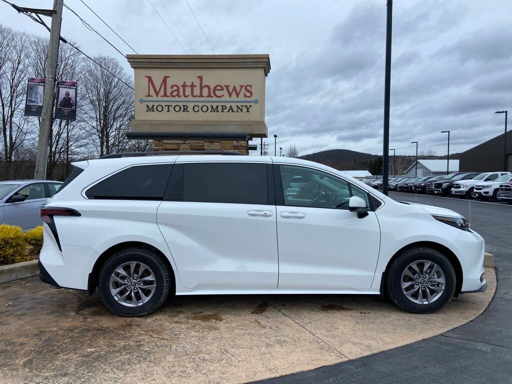 Used 2024 Toyota Sienna LE Van Passenger Van
