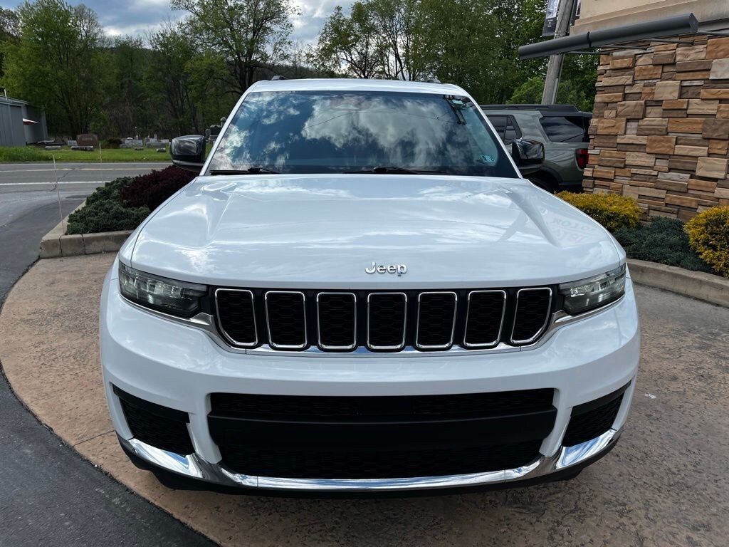 Used 2022 Jeep New Grand Cherokee Laredo SUV