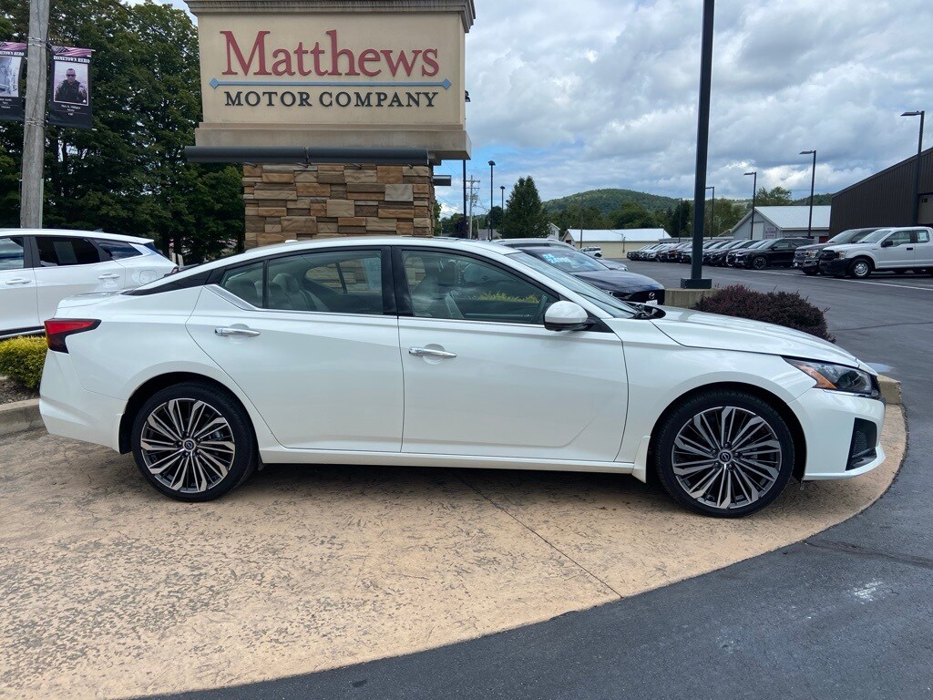 2024 Nissan Altima 2.5 SL photo 4