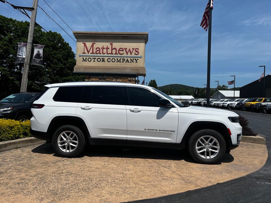Used 2022 Jeep New Grand Cherokee Laredo SUV