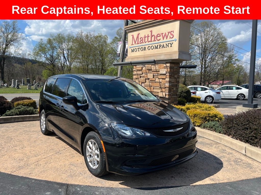 2024 Chrysler Voyager LX's photo