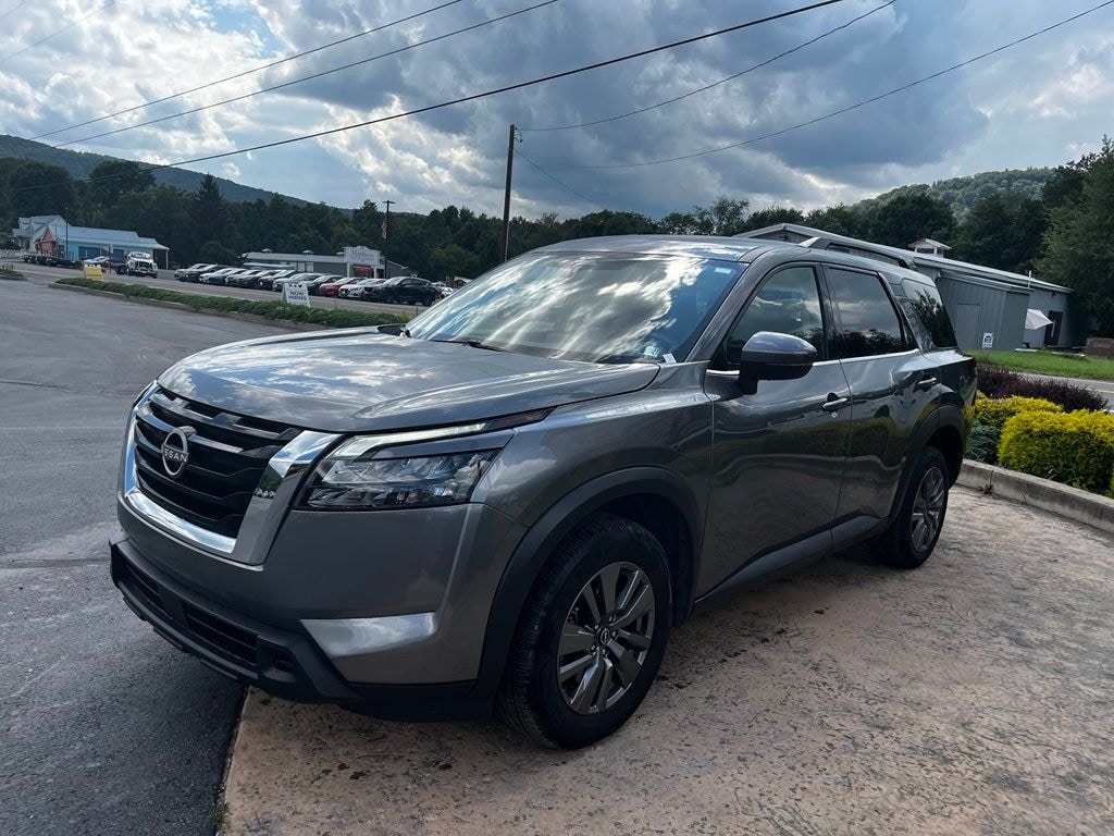 Used 2025 Nissan Pathfinder SV SUV