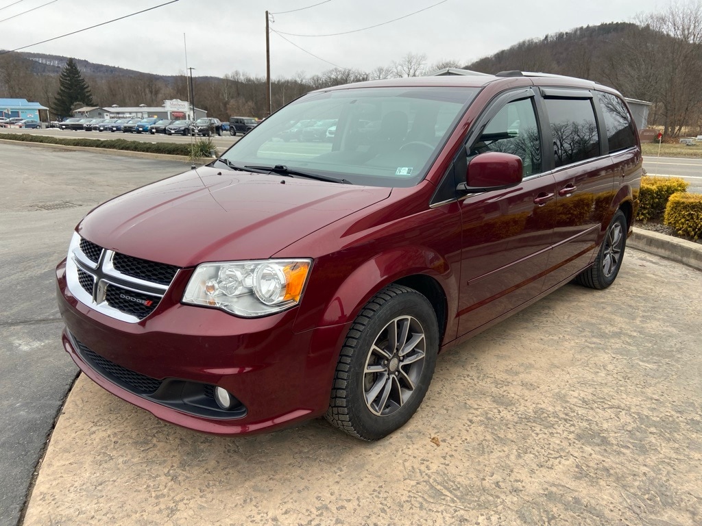 Used 2017 Dodge Grand Caravan SXT Van