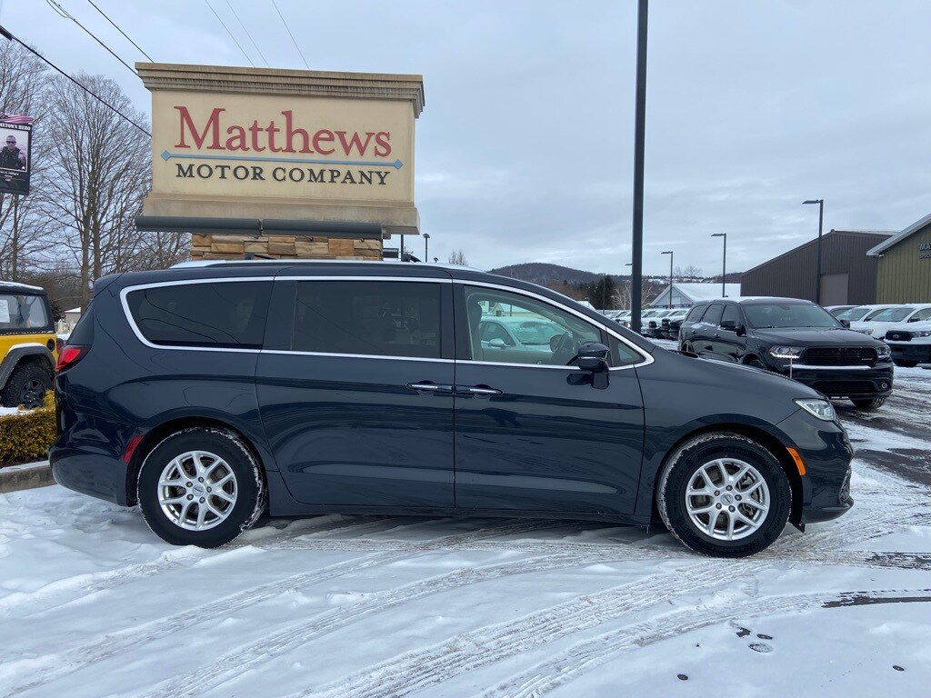 Used 2021 Chrysler Pacifica Touring L Van Passenger Van