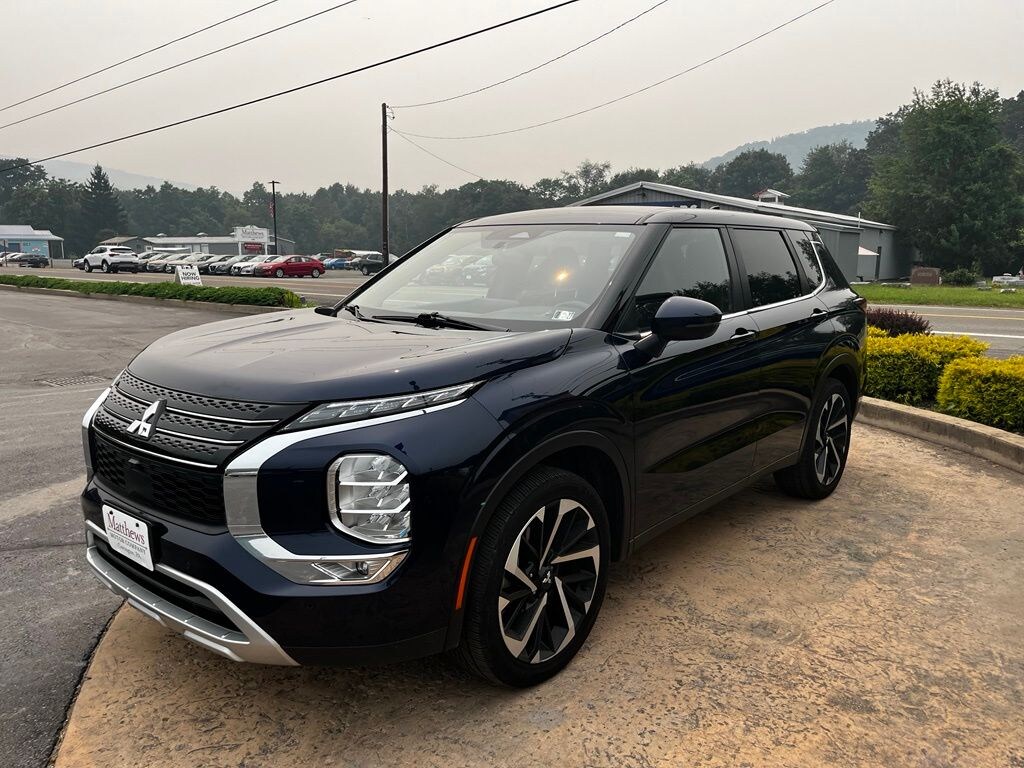 Used 2024 Mitsubishi Outlander SE SUV