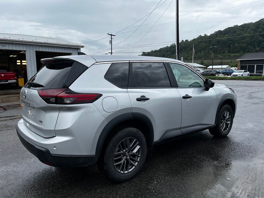 Used 2024 Nissan Rogue S SUV