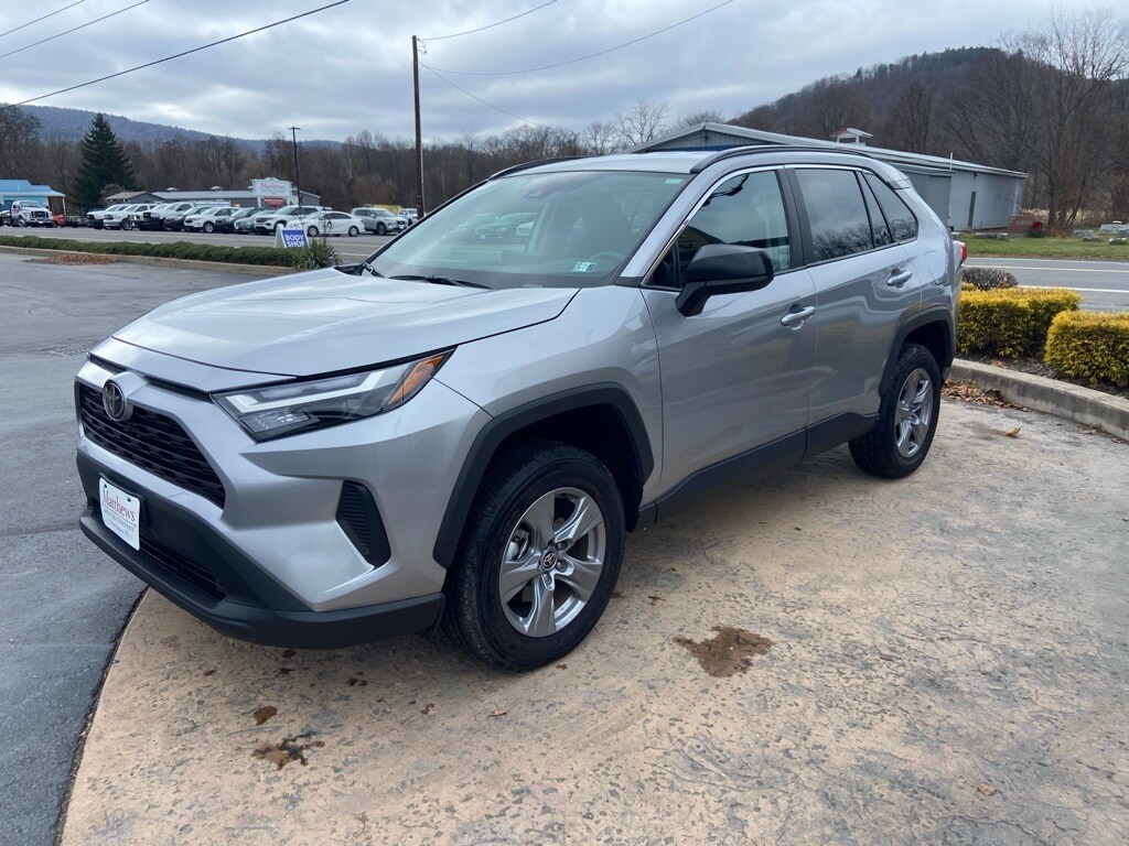 2025 Toyota RAV4 Hybrid LE photo 2