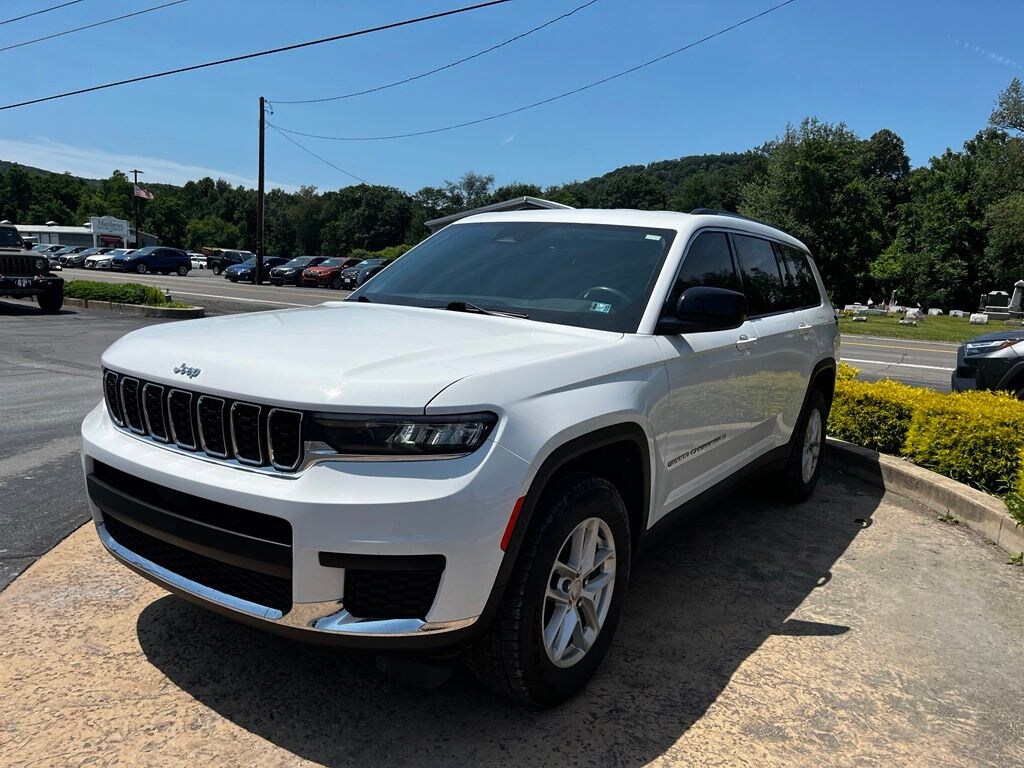 Used 2022 Jeep New Grand Cherokee Laredo SUV