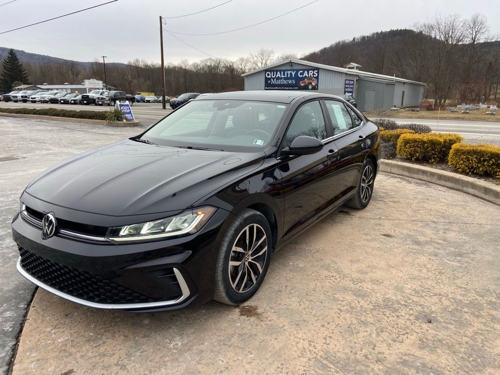 Used 2025 Volkswagen Jetta 1.5T SE Sedan