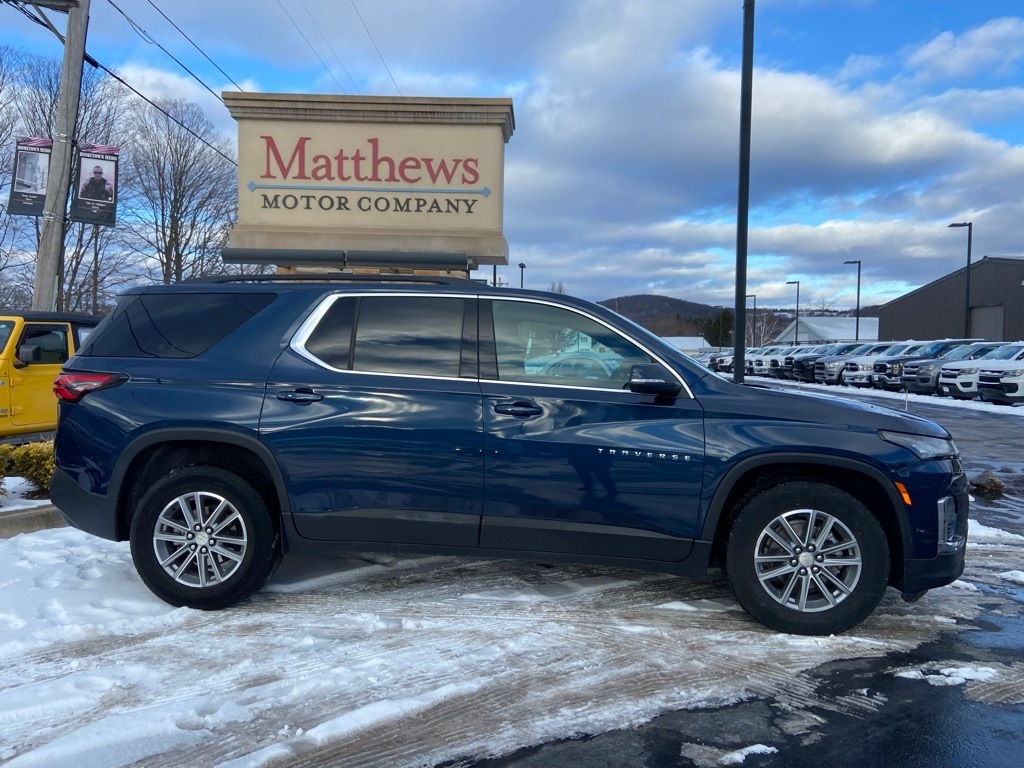 Used 2023 Chevrolet Traverse LT SUV