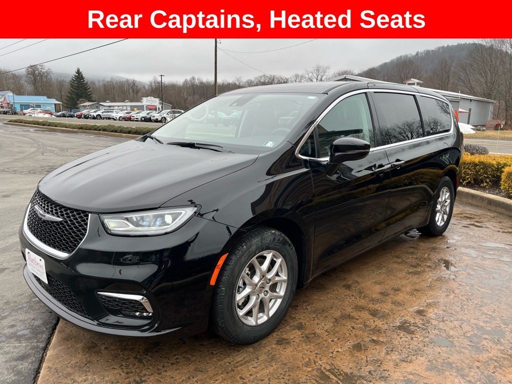 2024 Chrysler Pacifica Touring L's photo