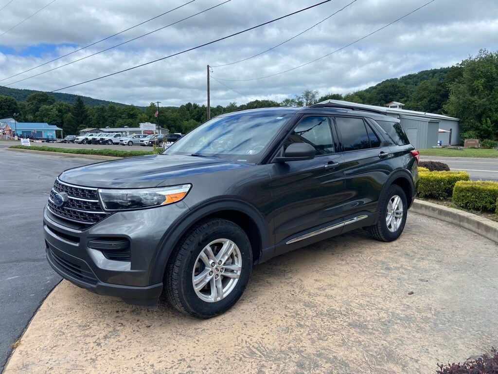 2020 Ford Explorer XLT photo 3