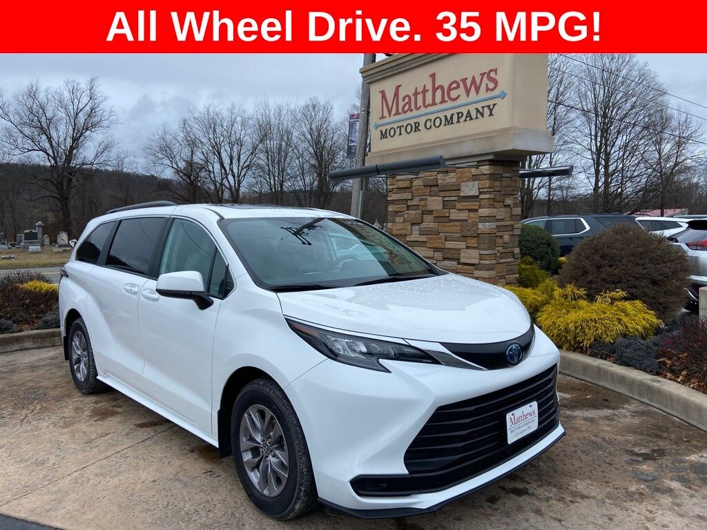 Used 2024 Toyota Sienna LE Van Passenger Van
