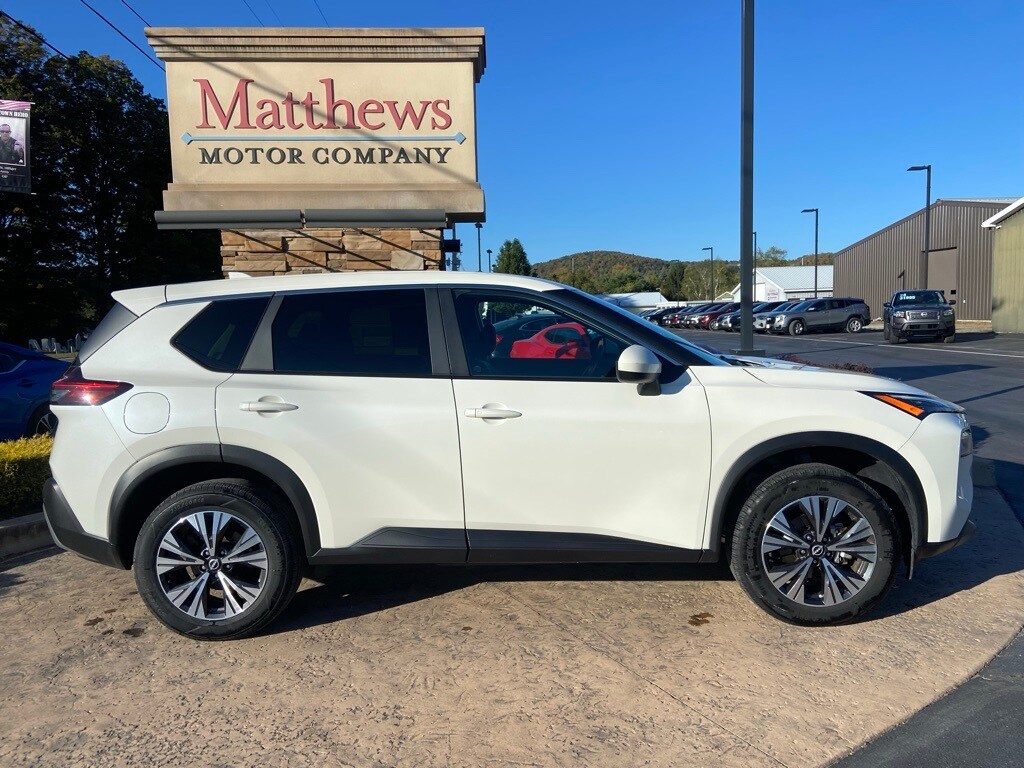 2023 Nissan Rogue SV photo 4