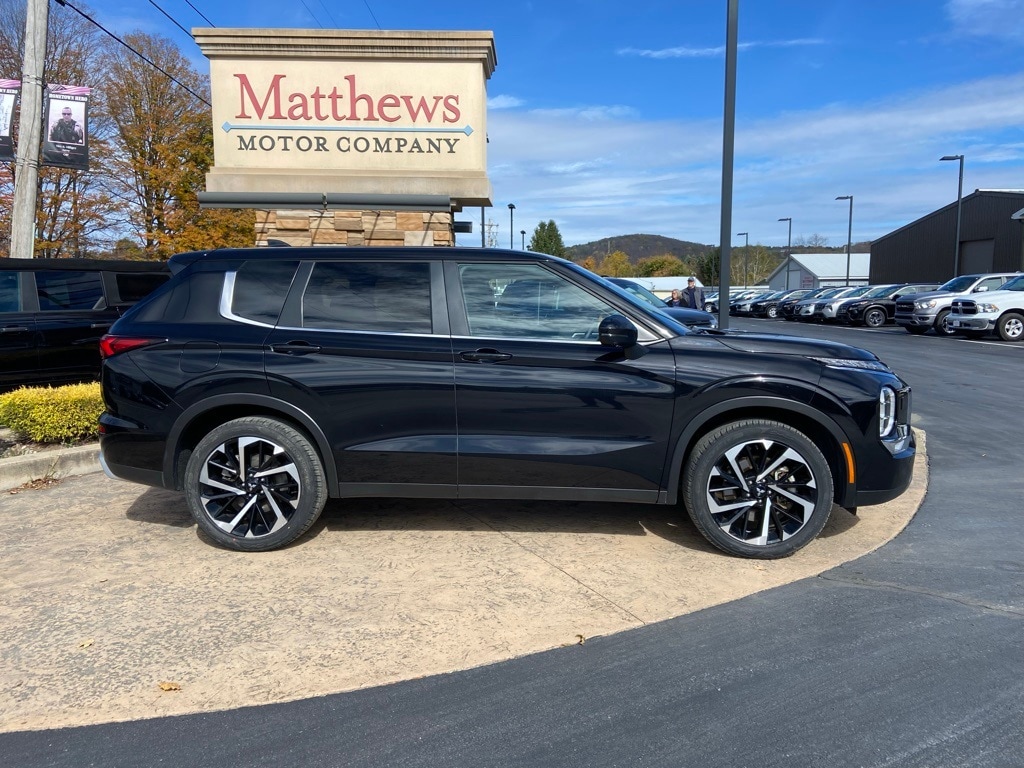 Used 2024 Mitsubishi Outlander SE SUV