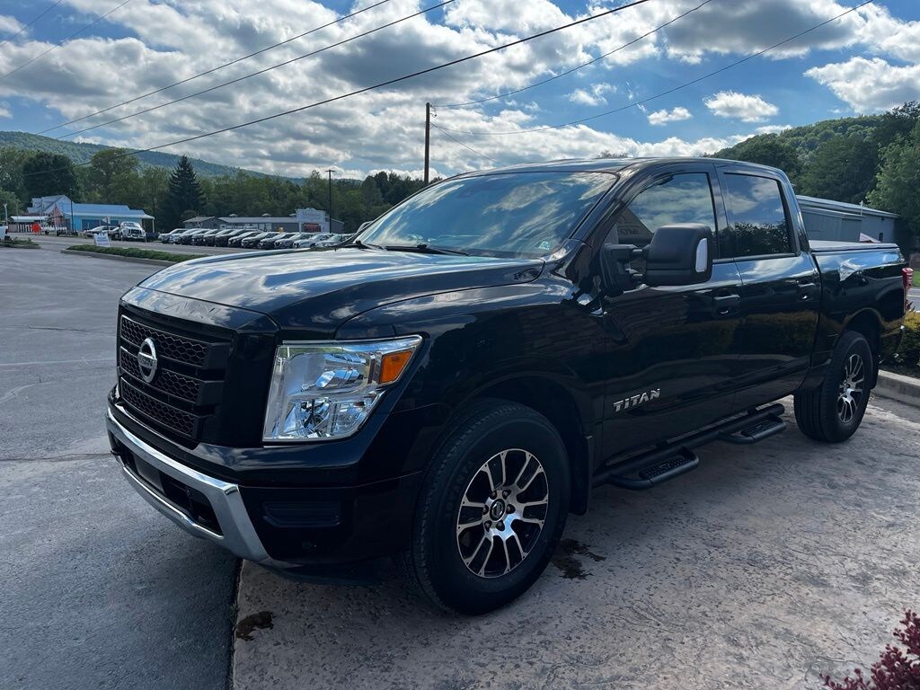 Used 2022 Nissan Titan SV Truck Crew Cab
