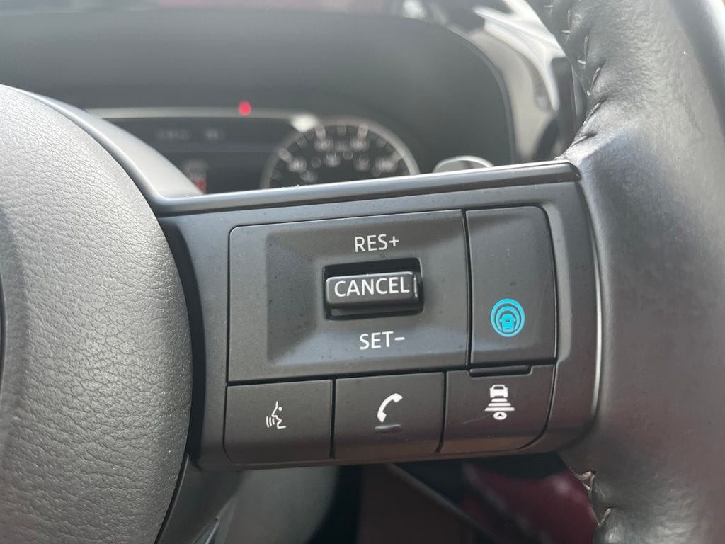 2025 Nissan Pathfinder SV - Photo 14