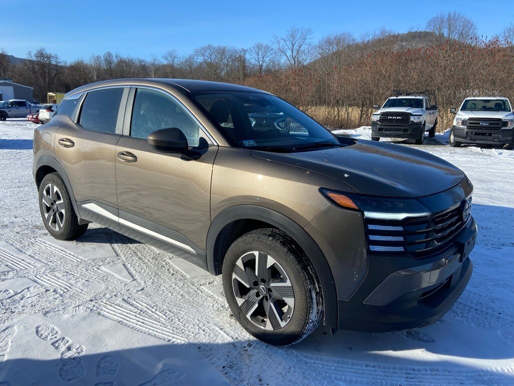 Used 2025 Nissan Kicks SV SUV