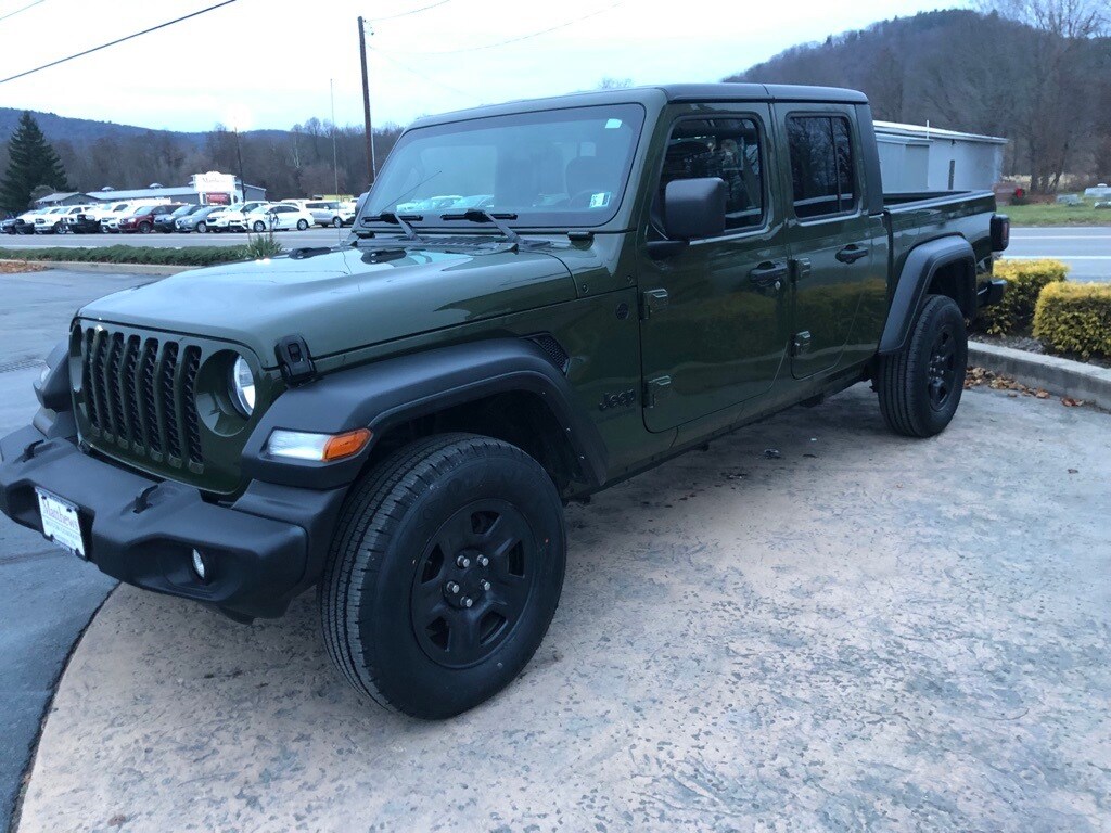 2021 Jeep Gladiator Sport photo 3