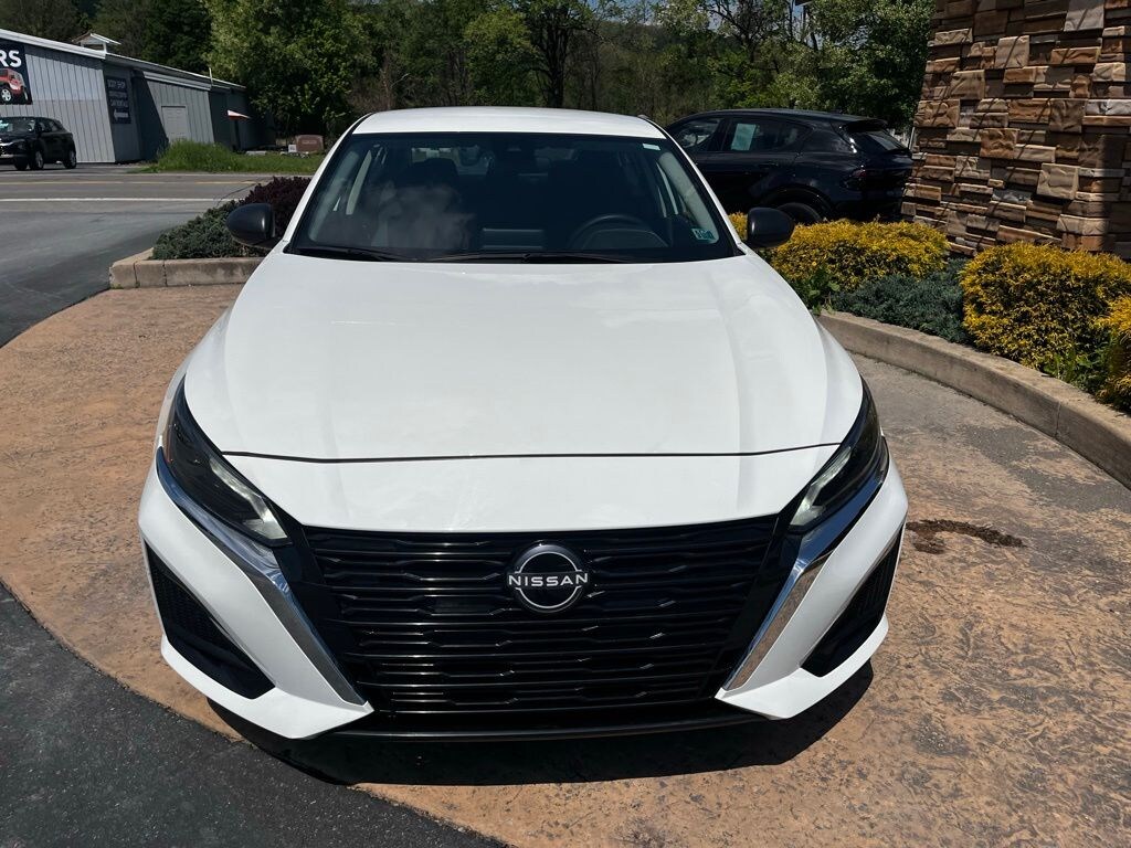 Used 2025 Nissan Altima 2.5 SV Sedan