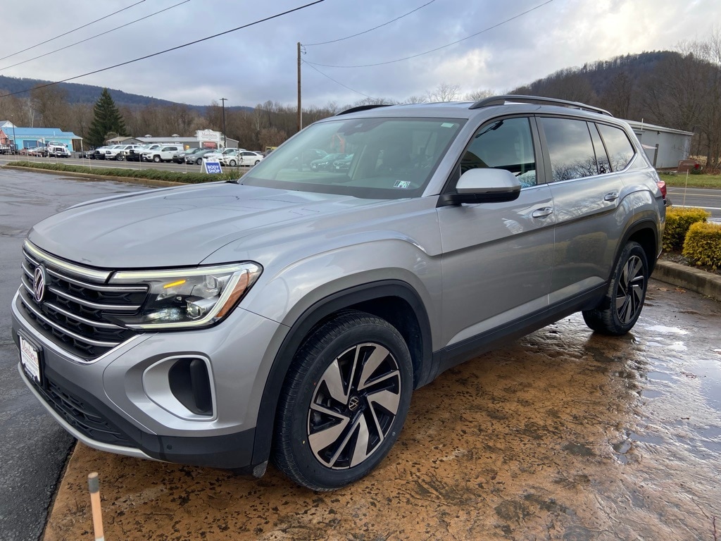 Used 2024 Volkswagen Atlas 2.0T SE w/Technology SUV