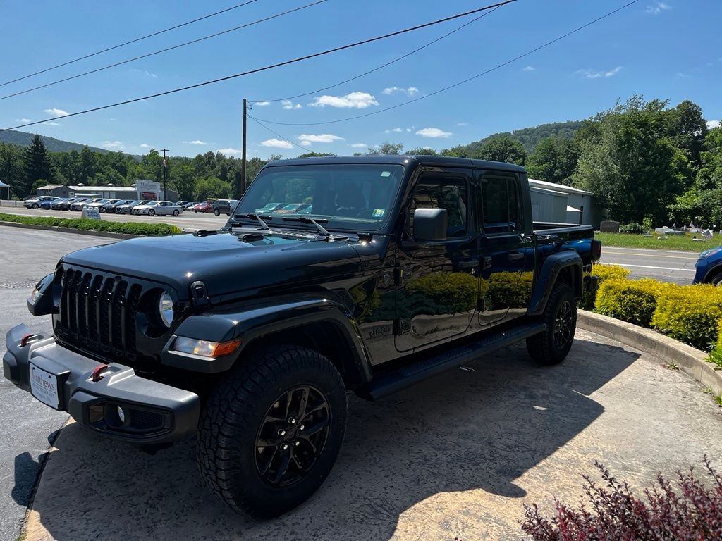 Used 2022 Jeep Gladiator Sport Truck Crew Cab