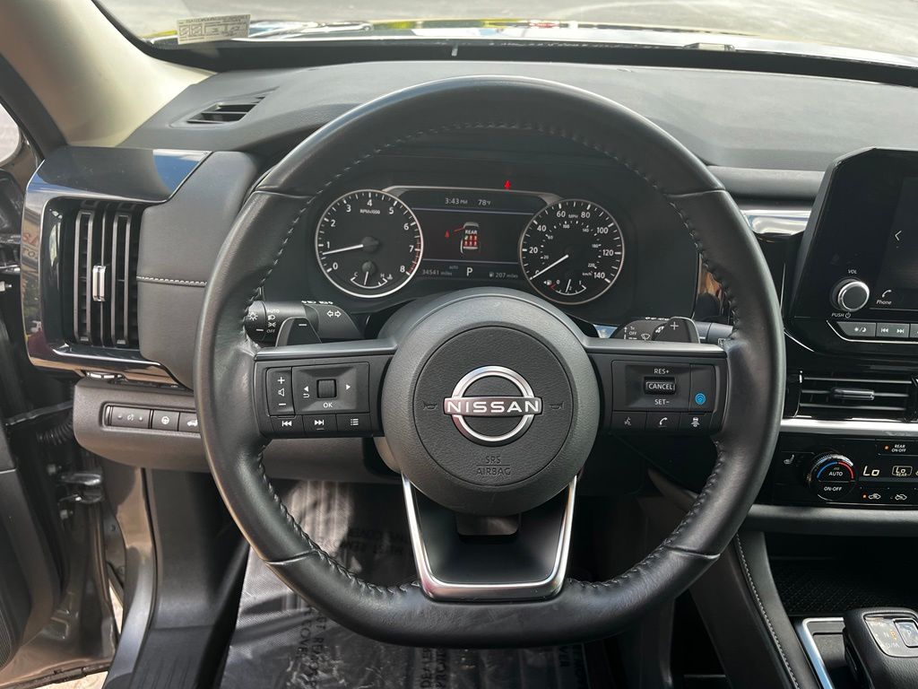 2025 Nissan Pathfinder SV - Photo 11