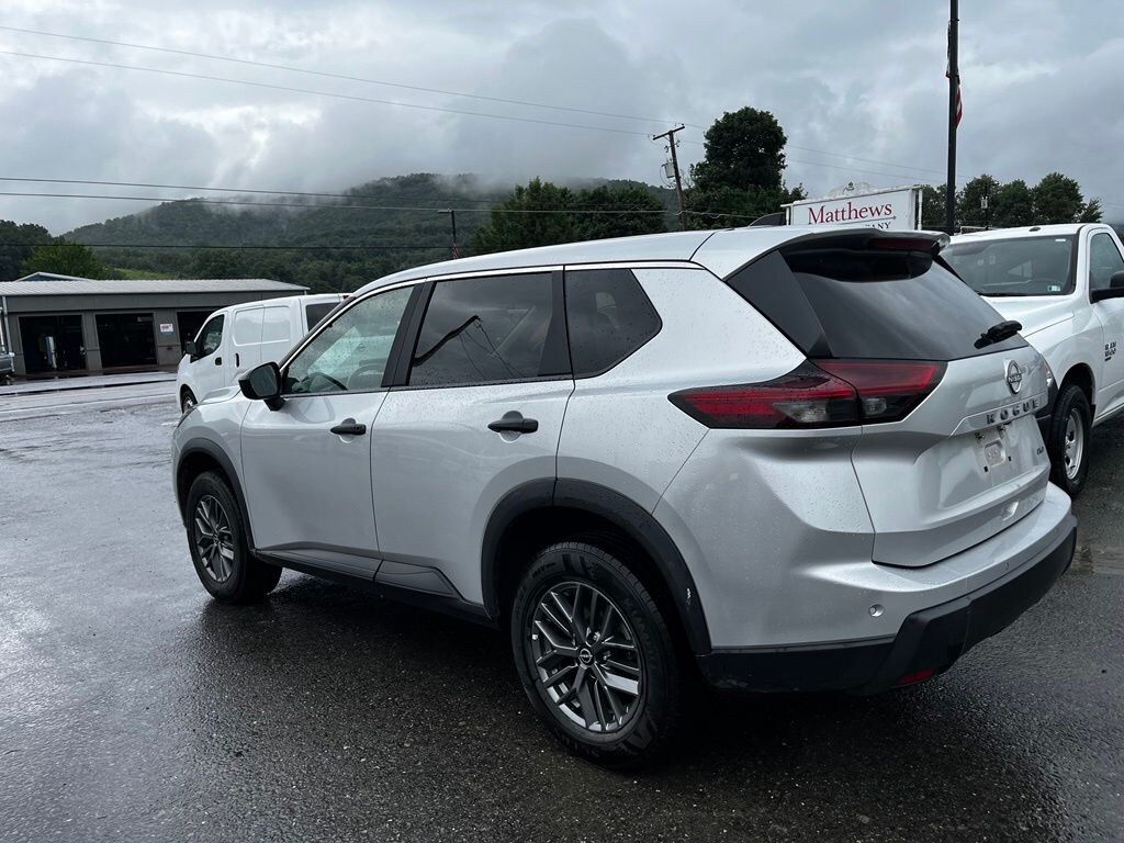 Used 2024 Nissan Rogue S SUV