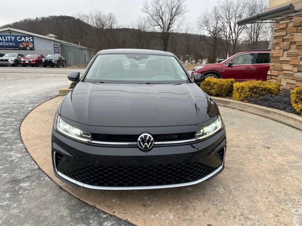 Used 2025 Volkswagen Jetta 1.5T SE Sedan