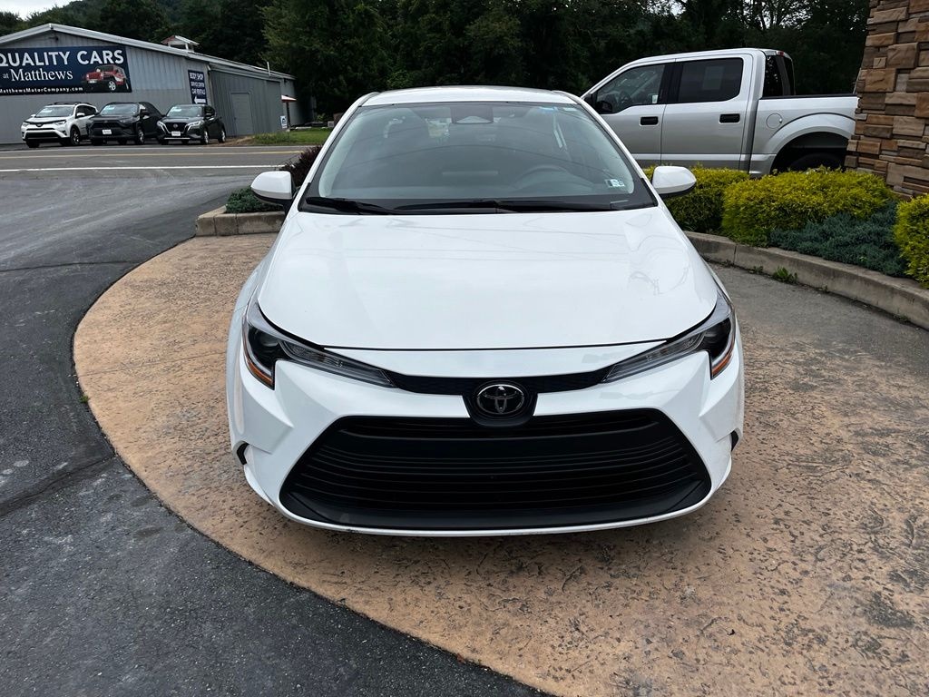 Used 2025 Toyota Corolla LE Sedan