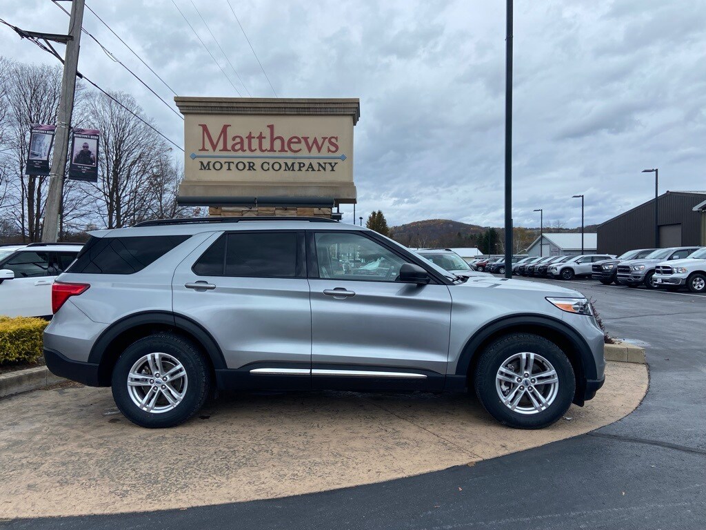 2023 Ford Explorer XLT photo 2