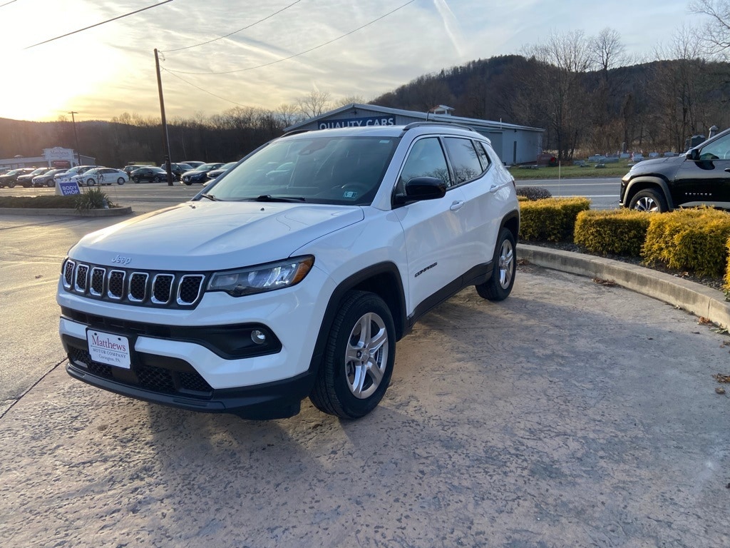 Used 2023 Jeep Compass Latitude SUV