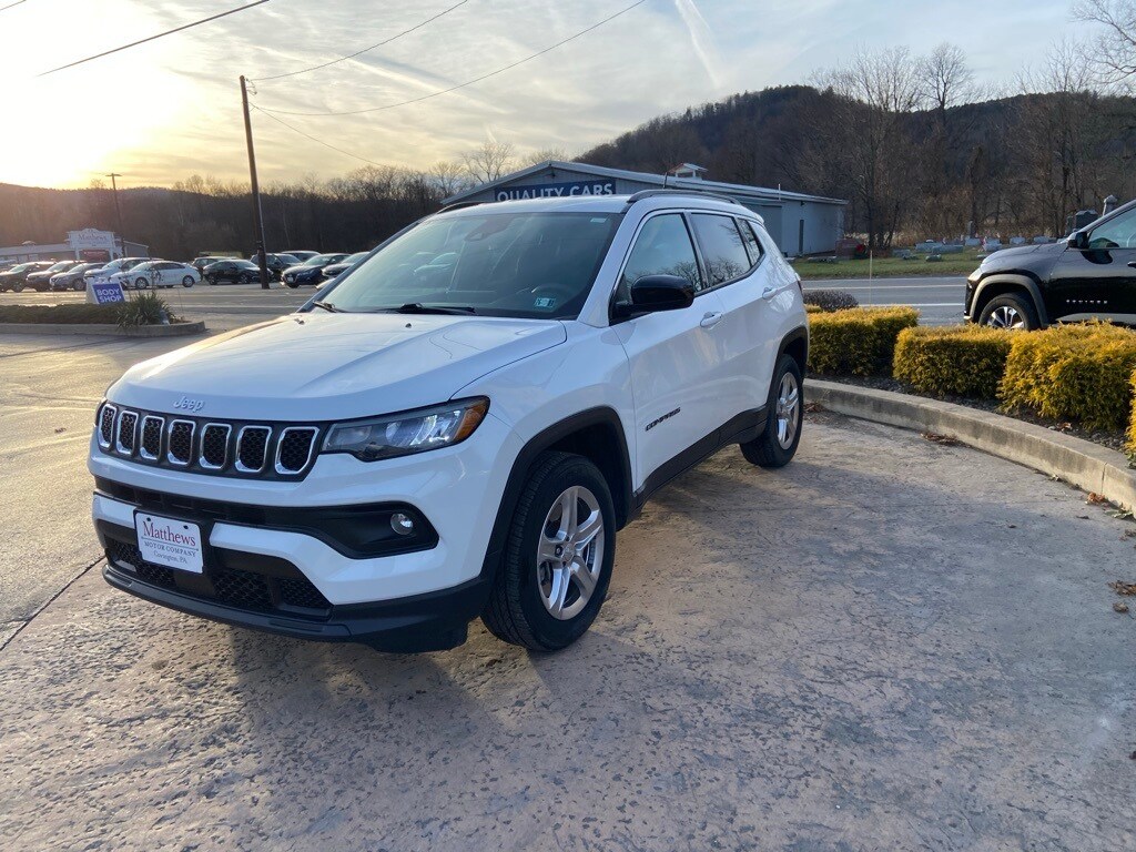 2023 Jeep Compass North Edition Latitude photo 3