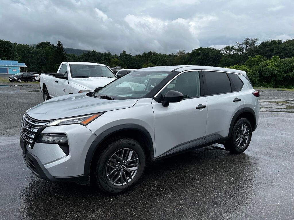 Used 2024 Nissan Rogue S SUV