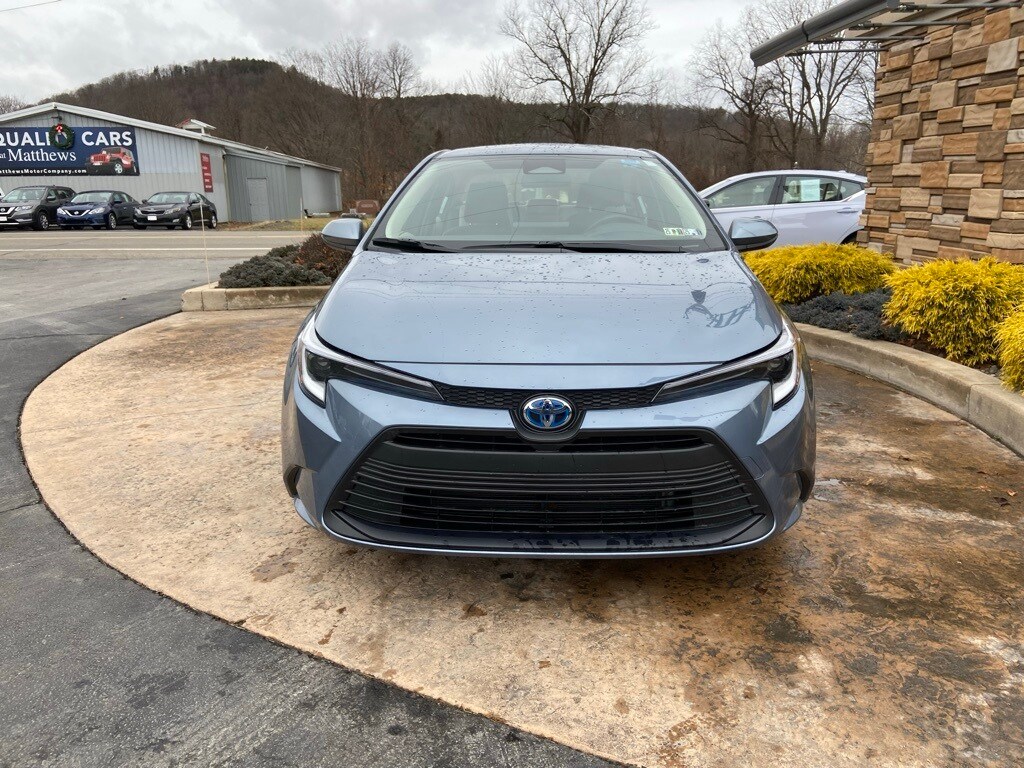 2025 Toyota Corolla Hybrid LE photo 2