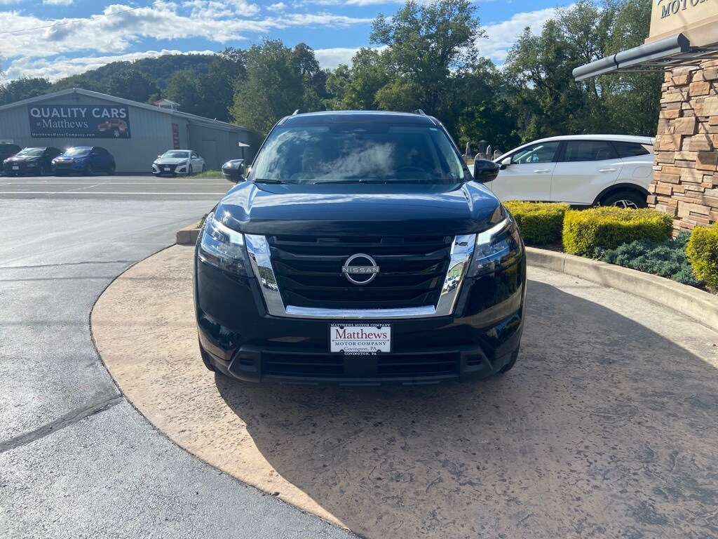 2024 Nissan Pathfinder SV photo 2