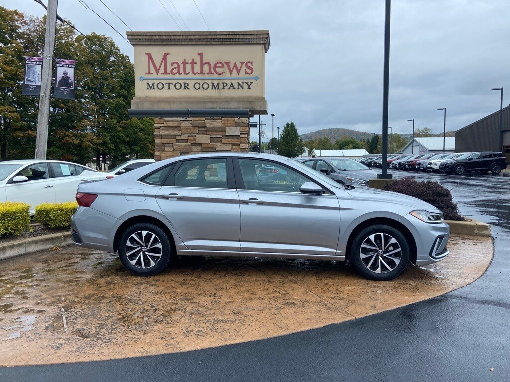 2025 Volkswagen Jetta 1.5T S photo 4