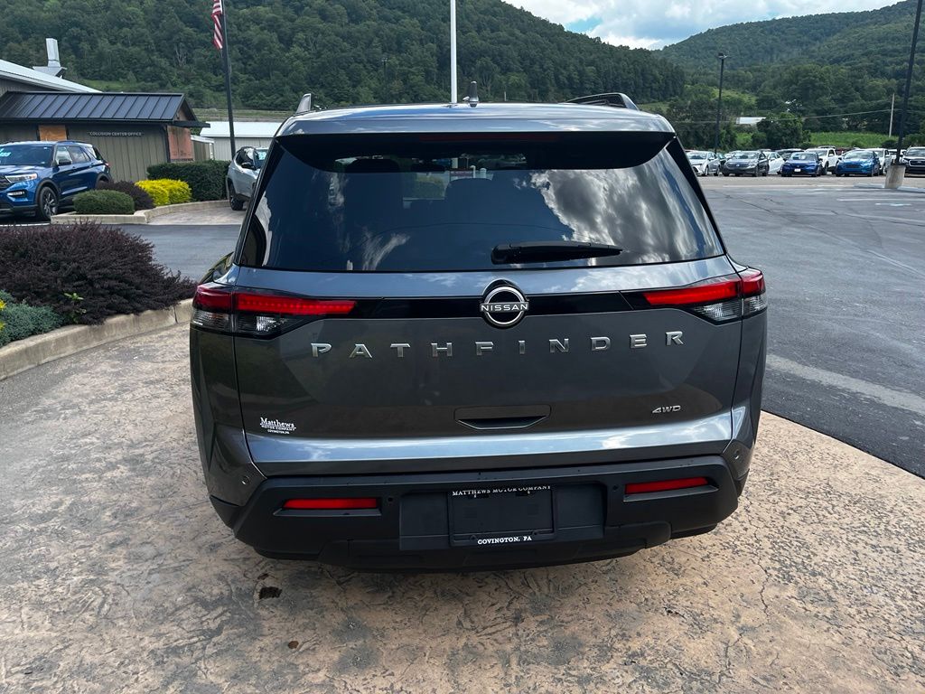 2025 Nissan Pathfinder SV - Photo 6