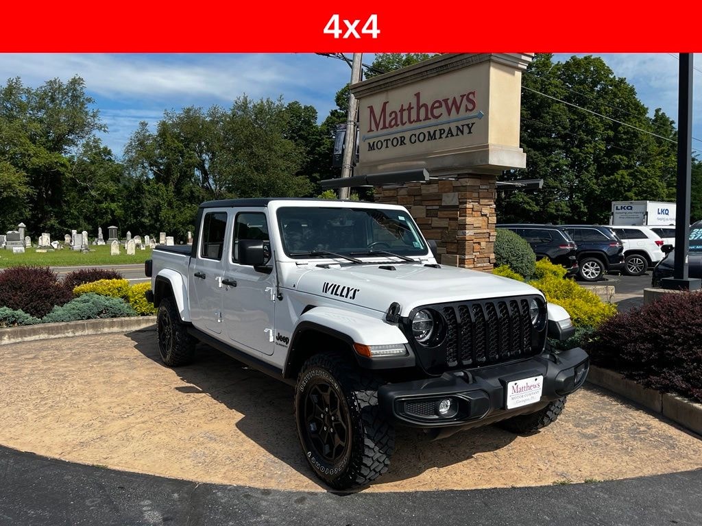 Used 2022 Jeep Gladiator Willys Truck Crew Cab